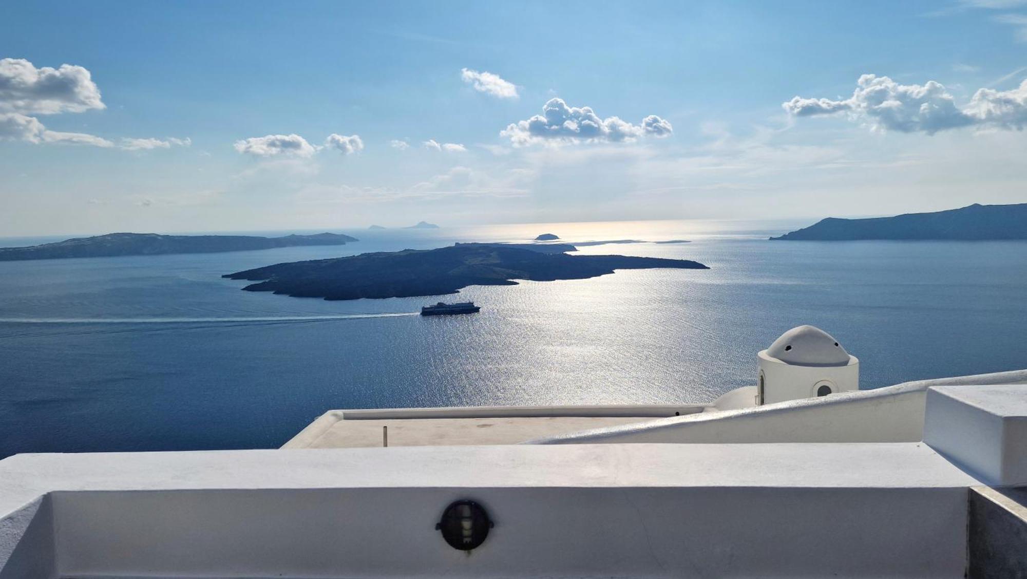 Villa Karpimo Horizon - Caldera View With Private Hot Tub Firostefani Esterno foto